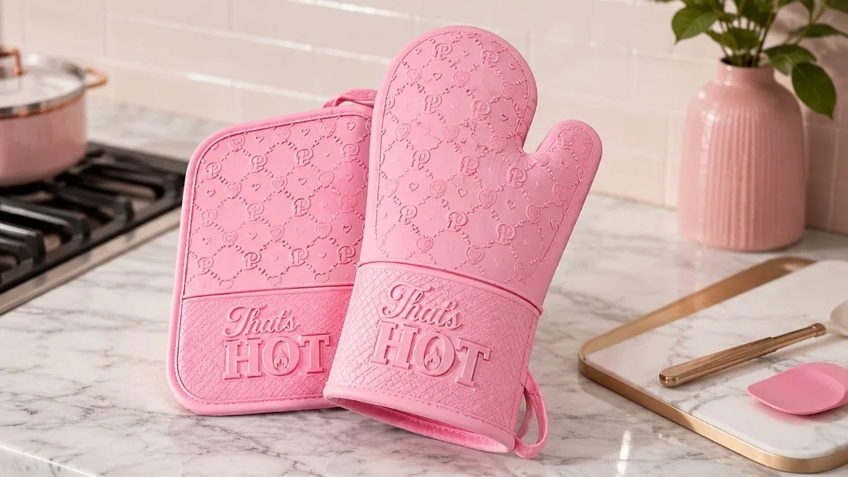 Stylish Kitchen Essentials: Is the Paris Hilton “That’s HOT” Pink Oven Mitt Set Worth It